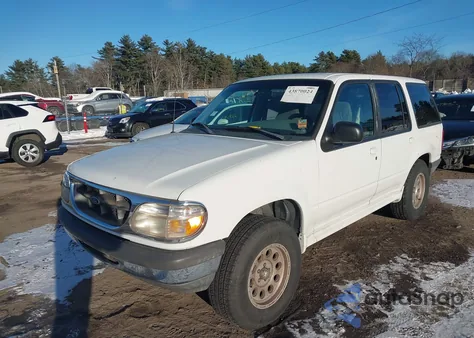 1998 Ford Explorer Eddie Bauer/Limited/Xl/Xlt z USA, uszkodzony, nr VIN 1FMZU34X5WZB72738